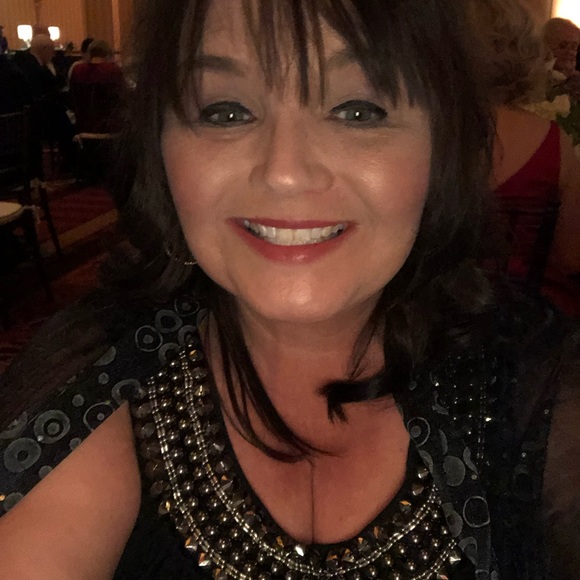 Meet your Posher, Kelly - Picture 3 of 4